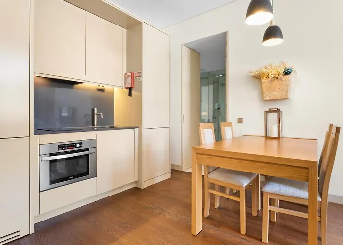 Timeout Market 2 Bedrooms *